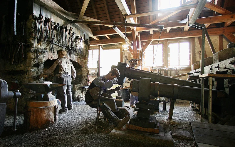 Blaubeuren-Schmiedewerkstatt-Donau-Sehenswürdigkeit-MatthiasHangst