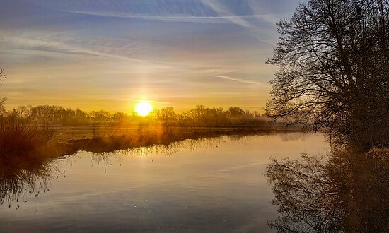 Fluss Nau am Morgen im Langenauer Ried.