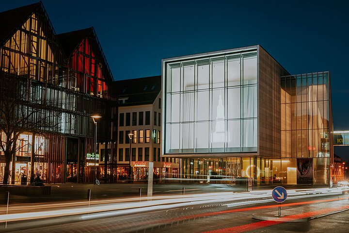 Kunsthalle Weishaupt bei Nacht