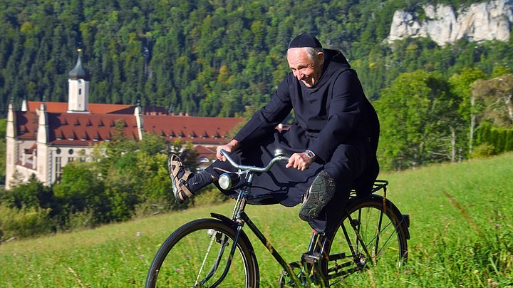 Beuron - Mönch auf Fahrrad