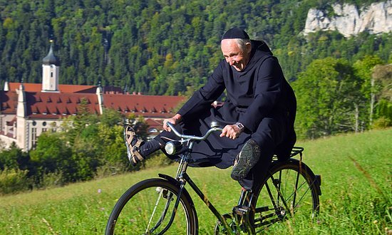 Beuron - Mönch auf Fahrrad