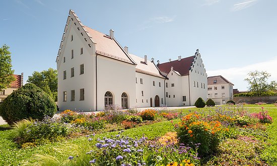 Rain - Ehemaliges Schloss